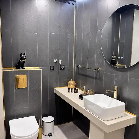 Luxury With Parking Just Steps From The In The Heart Of Burgas! Apartman Burgasz