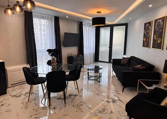 Appartement Luxury With Parking Just Steps From The In The Heart Of Burgas! Burgas