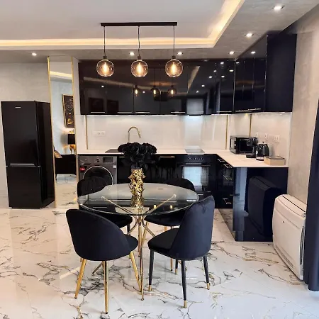 Luxury With Parking Just Steps From The In The Heart Of Burgas! Μπουργκάς