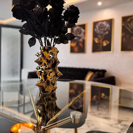 Luxury With Parking Just Steps From The In The Heart Of Burgas! בורגאס