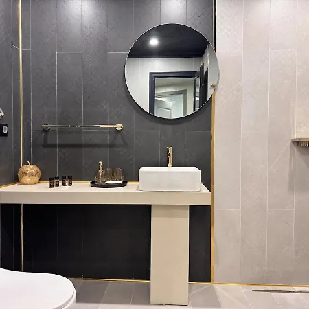 Luxury With Parking Just Steps From The In The Heart Of Burgas! * בורגאס