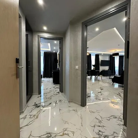 דירה Luxury With Parking Just Steps From The In The Heart Of Burgas! בורגאס