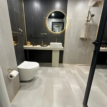 דירה Luxury With Parking Just Steps From The In The Heart Of Burgas!